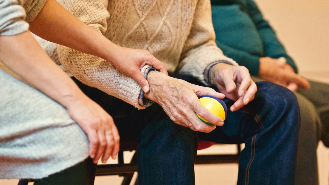 Key Considerations When Choosing a Chiropractor for Elderly Patients